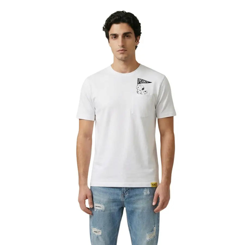 Weiße Baumwolle only & sons Herren-T-Shirt mit schwarz-weißem Snoopy-Motiv und dem Schriftzug „Peanuts“ auf der linken Brustseite
