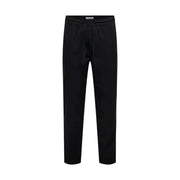 Schwarze Baumwoll-Jogginghose mit Kordelzugbund und schmal zulaufenden Beinen von Only & Sons Herrenhosenkollektion