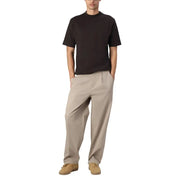 Beige, weit geschnittene Hose mit lockerer Passform und dezenten Bundfalten von Only Sons Herrenhosenkollektion