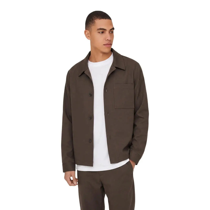 Olivgrüne Utility-Jacke von only und Söhne mit Knopfverschluss und Brusttasche in normaler Passform