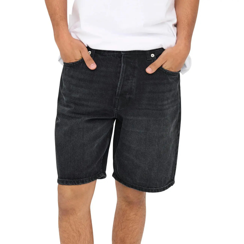 Only Sons Shorts Edge für Herren aus schwarzem Denim mit verwaschenem Used-Look und Fünf-Taschen-Design, Vorderansicht