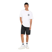 Only & sons Weiße Herrenshorts mit schwarzem, stilisiertem D-Logo auf der linken Brust, Vorderansicht