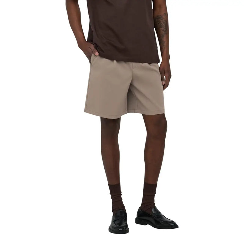 Only Sons Shorts ONSWILL für Herren in Beige mit klarer, taillierter Passform und dezenten Seitennähten, Vorderansicht