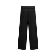 Only Remi Damenjeans mit weitem Bein in Schwarz mit dezenten Vordertaschen und weitem Bein, Vorderansicht