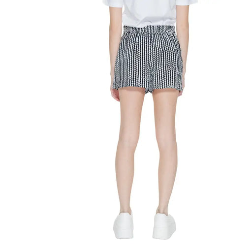 Only women black geometric viscose spring summer shorts with black and white houndstooth pattern and high-waisted elastic waistband