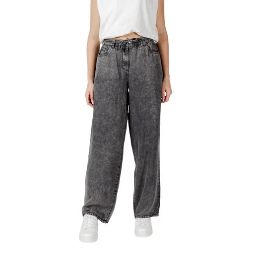 Only women black lyocell wide-leg jeans in gray denim with faded watered effect and elastic drawstring waist