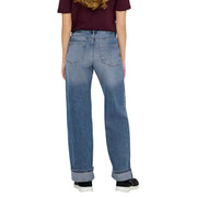Only Damen-Jeans aus hellblauem Baumwoll-Denim mit weitem Bein, lässigem geradem Bein und umgeschlagenen Säumen.