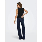 Dunkelblaue, weit geschnittene Jeans aus Bio-Baumwolle mit gerader Passform und klassischen Gesäßtaschen von [Markenname einfügen]. Only Frauen