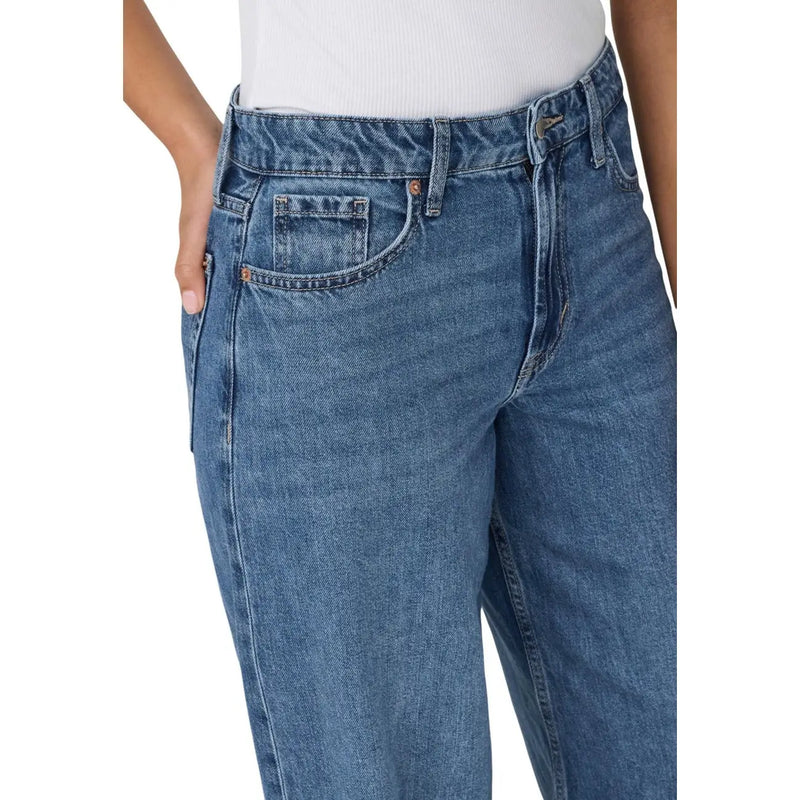 Only Damen-Jeans aus hellblauem Baumwollmischgewebe in mittlerer Waschung mit klassischem Fünf-Taschen-Design und dezenter Auswaschung.