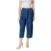Only Damen hellblaue, hochgeschnittene Capri-Jeans mit weitem Bein und Bundfalten