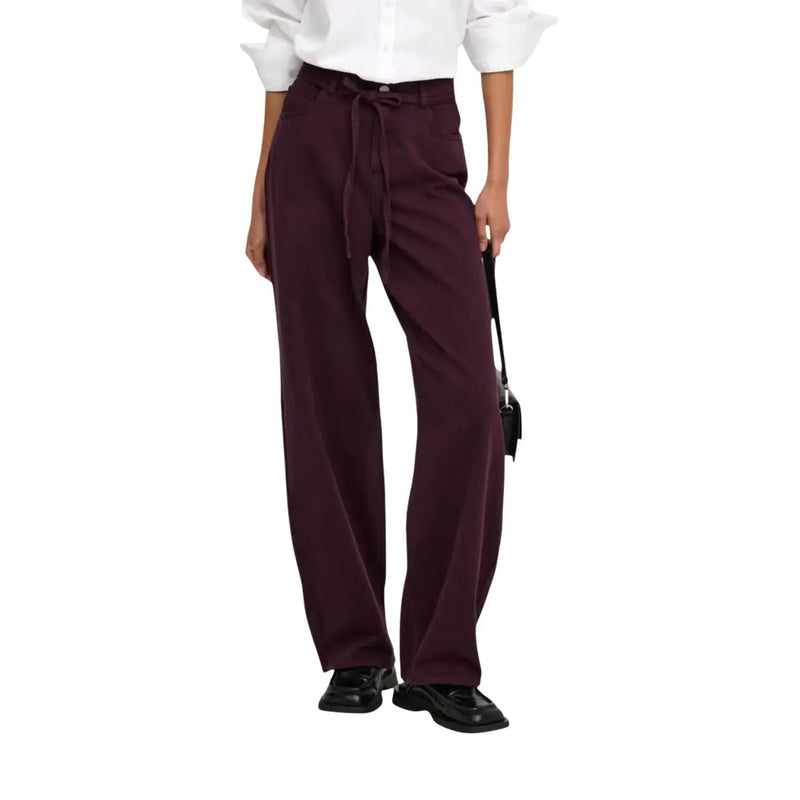 Mauvefarbene Baumwollhose mit weitem Bein und Kordelzugbund von Only Damen-Jeanskollektion aus lila Baumwolle mit Gürtel