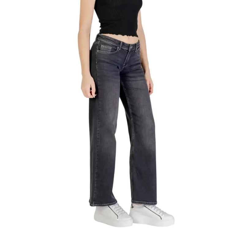 Dark-wash black cotton elastane straight-leg jeans with classic five-pocket design for women spring summer wear