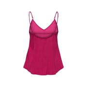 Ein leuchtend fuchsiafarbenes Satin-Camisole mit zarten Spaghettiträgern und einem transparenten Mesh-Einsatz am Dekolleté aus Viskosemischung.