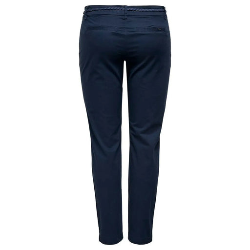 Only Dunkelblaue, schmal geschnittene Baumwollhose für Damen mit geflochtenem Gürteldetail, ideal für Frühling und Sommer