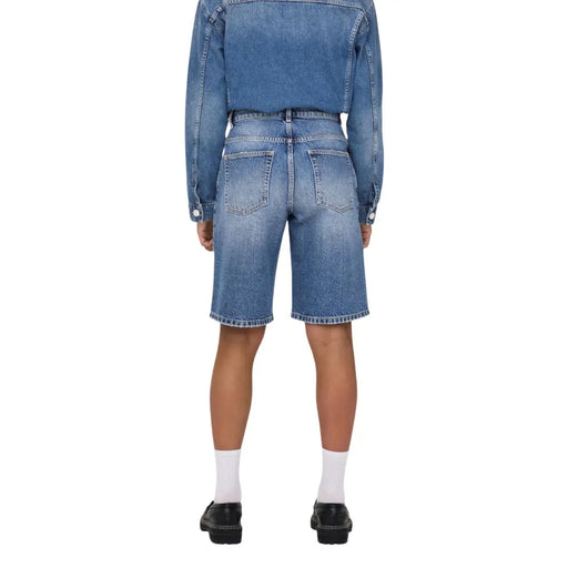 Only Damen-Jeansshorts in Blau mit verwaschenem Look und klassischen Nähten aus Bio-Baumwolle für eine bequeme Passform