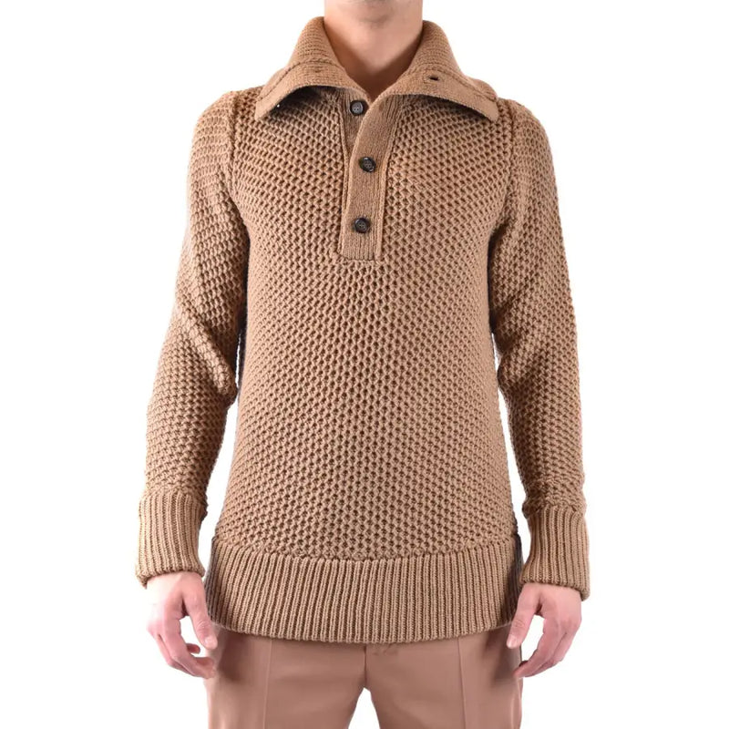 Paolo Pecora Herren-Strickpullover aus Kamelwolle mit strukturiertem Kragen und drei dunklen Knöpfen auf der Vorderseite