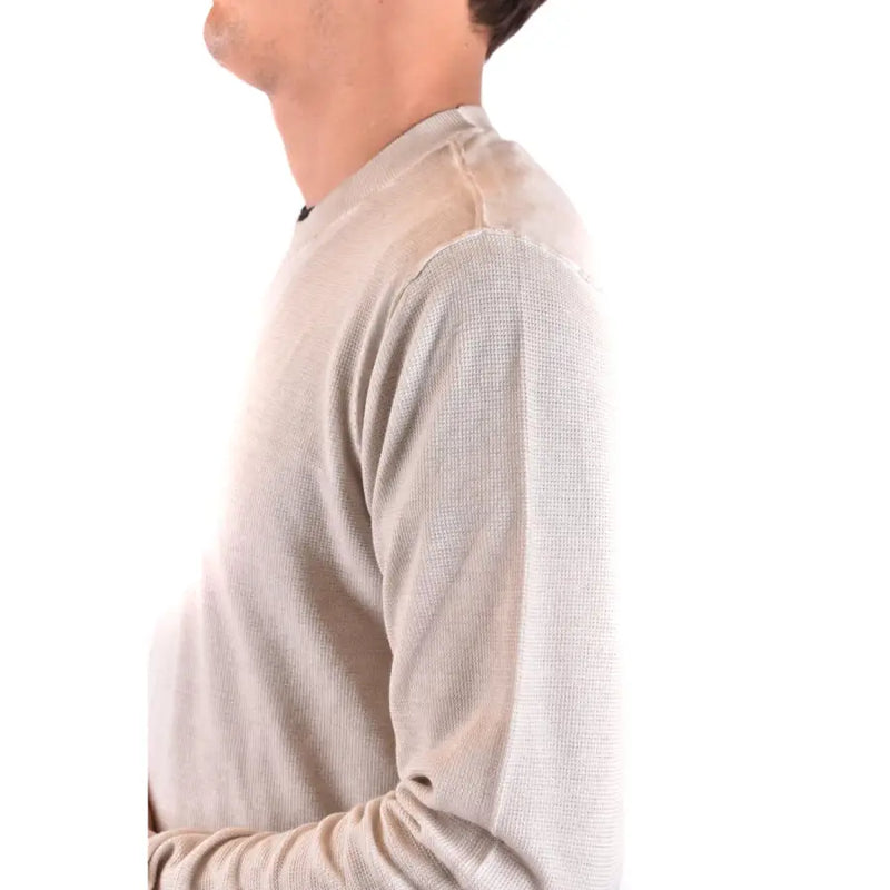 Beigefarbener, gerippter Strickpullover aus Baumwolle mit langen Ärmeln und Rundhalsausschnitt aus der Herrenstrickkollektion von Paolo Pecora.