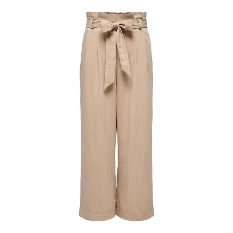 Urban style clothing - woman in Only beige trousers for urban city fashion
