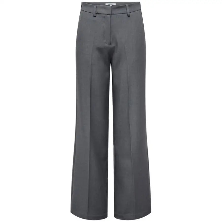 Only Women Trousers in grey for urban city style fashion
