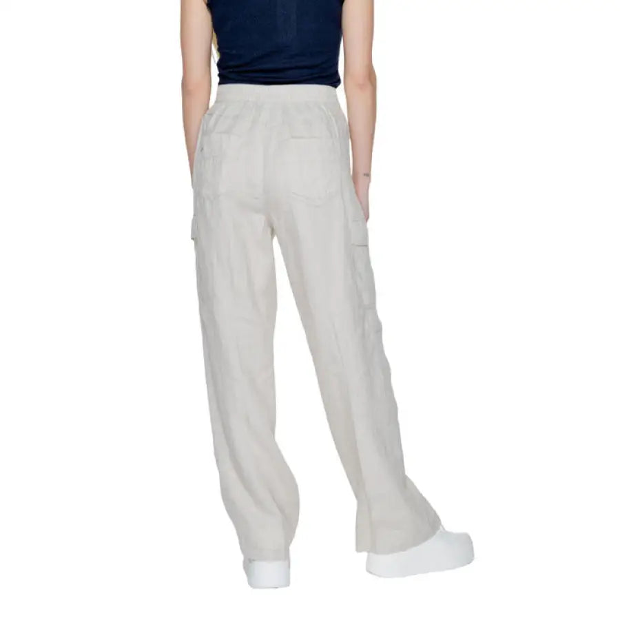 
                      
                        Urban style clothing featured by person in white Street One Women Trousers
                      
                    
