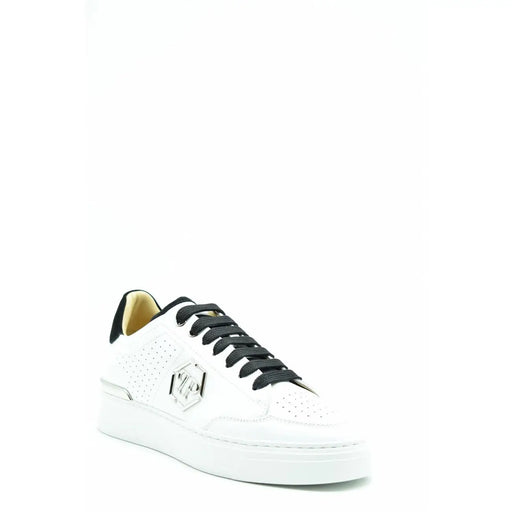 Philipp Plein Damen weißes Leder Low-top Sneaker mit schwarzen Schnürsenkeln und silbernem Logo-Emblem an der Seite
