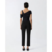 Schwarzes schulterfreies gerafftes top gepaart mit pinko Schwarze, schmal geschnittene Damenhose aus Viskose für Frühling und Sommer