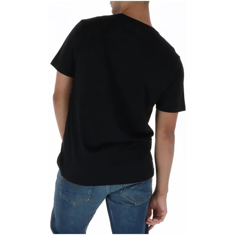 Psycho Bunny men t shirt black round neck short sleeves made of 100 percent cotton showing front side