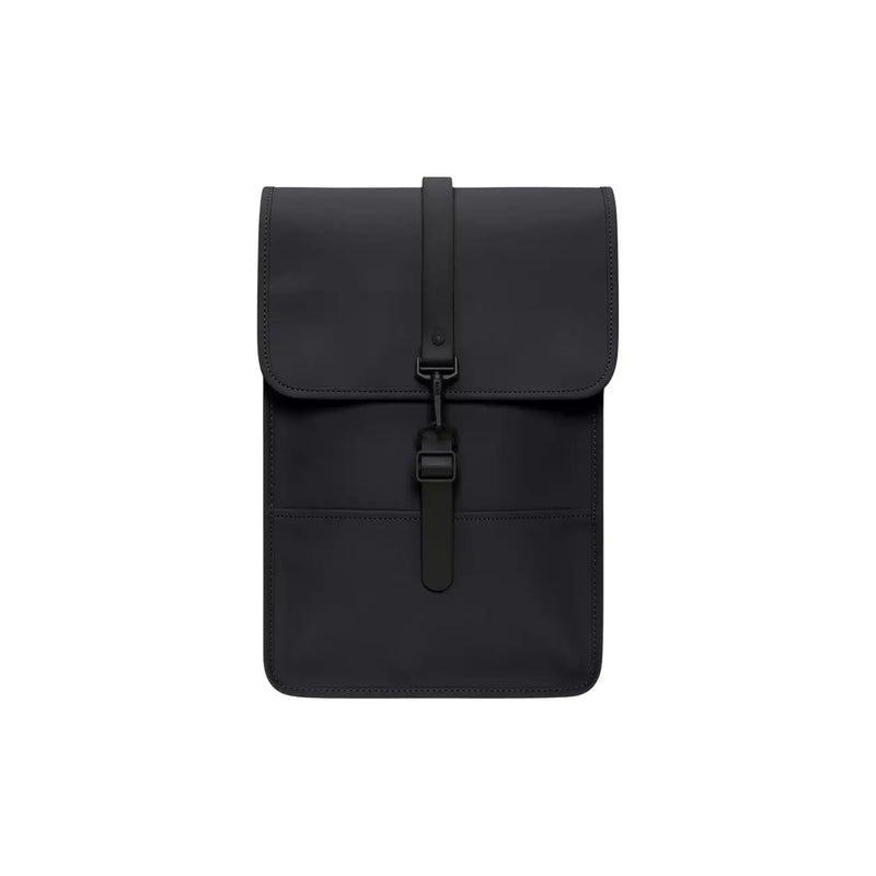 Rains Unisex-Mini-Rucksack aus schwarzem, wasserdichtem Material mit elegantem, mattem Finish und einfachem Klappverschluss