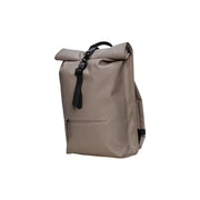 Beige Rolletop Rucksack mit schwarzen Trägern und Reißverschlüssen aus grauem Polyester von Rains, Unisex, B 12 x H 48 x L 12 cm