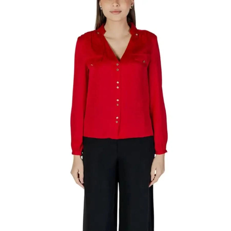 Red long-sleeved button-up blouse with collar from Morgan De Toi women’s collection
