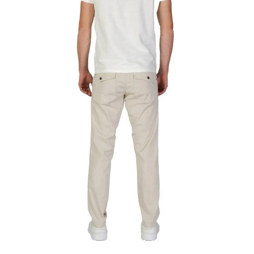 Beige Chino-Hosen aus Baumwolle von refrigiwear mit taillierter Passform und dezenten Ziernähten für Herbst und Winter