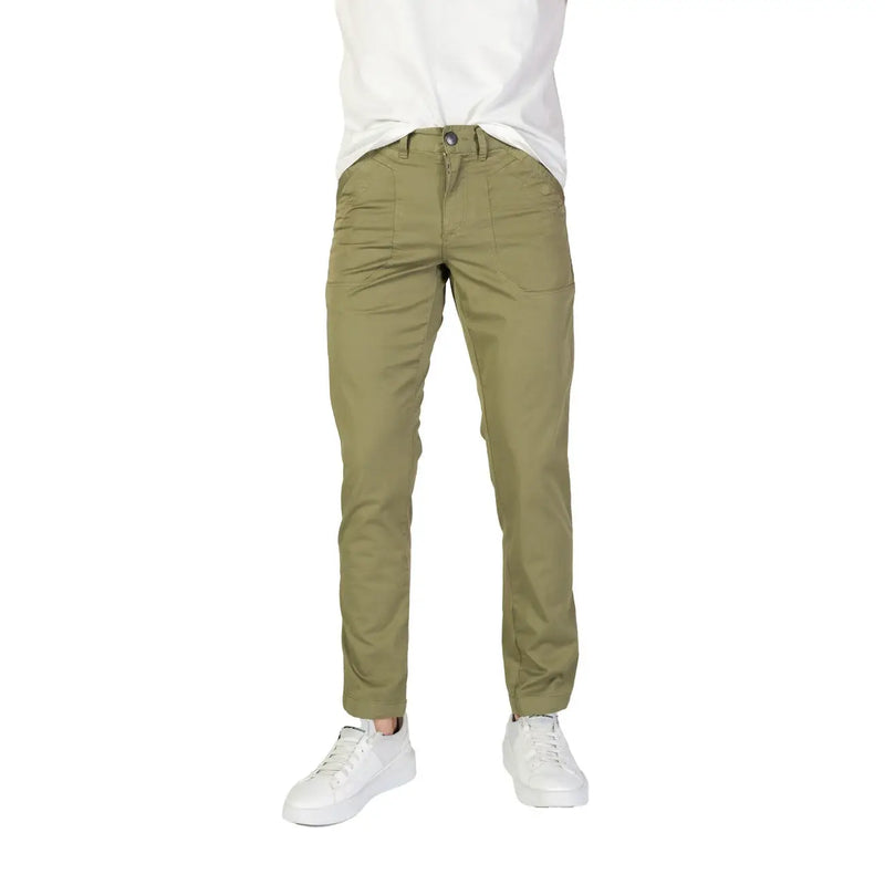 Khakifarbene, schmal geschnittene Chino-Hose mit klassischem Knopf- und Reißverschluss aus Baumwollstretch von Refrigiwear Men Green Cotton Stretch Trousers