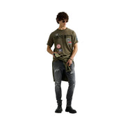 Grünes Herren-T-Shirt von Replay aus Baumwolle, lockere Passform, olivgrüne kurze Ärmel und Tokyo-Patches auf der Brust.