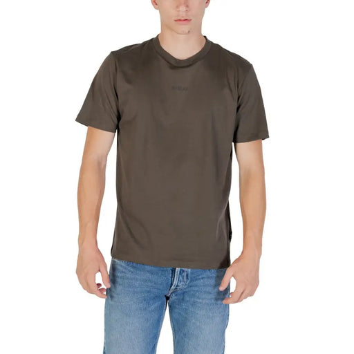 Wiederholungsmänner t-shirt Olivgrünes, kurzärmeliges T-Shirt mit Rundhalsausschnitt und dezentem, gesticktem Logo auf der linken Brust.