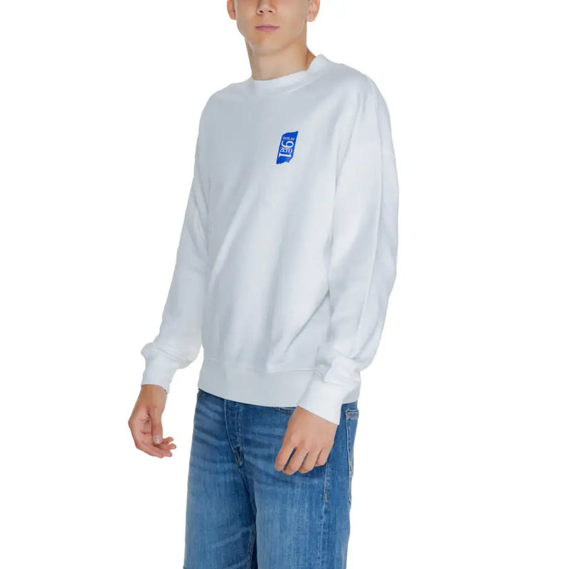 Men’s white crewneck sweatshirt with blue graphic on chest from Replay Mens collection