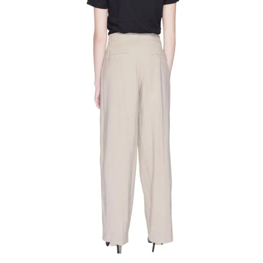 Urban style clothing, beige linen trousers by Only for women, trendy urban city fashion