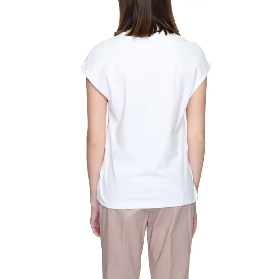 Alviero Martini Prima Classe women’s T-shirt in white showcased