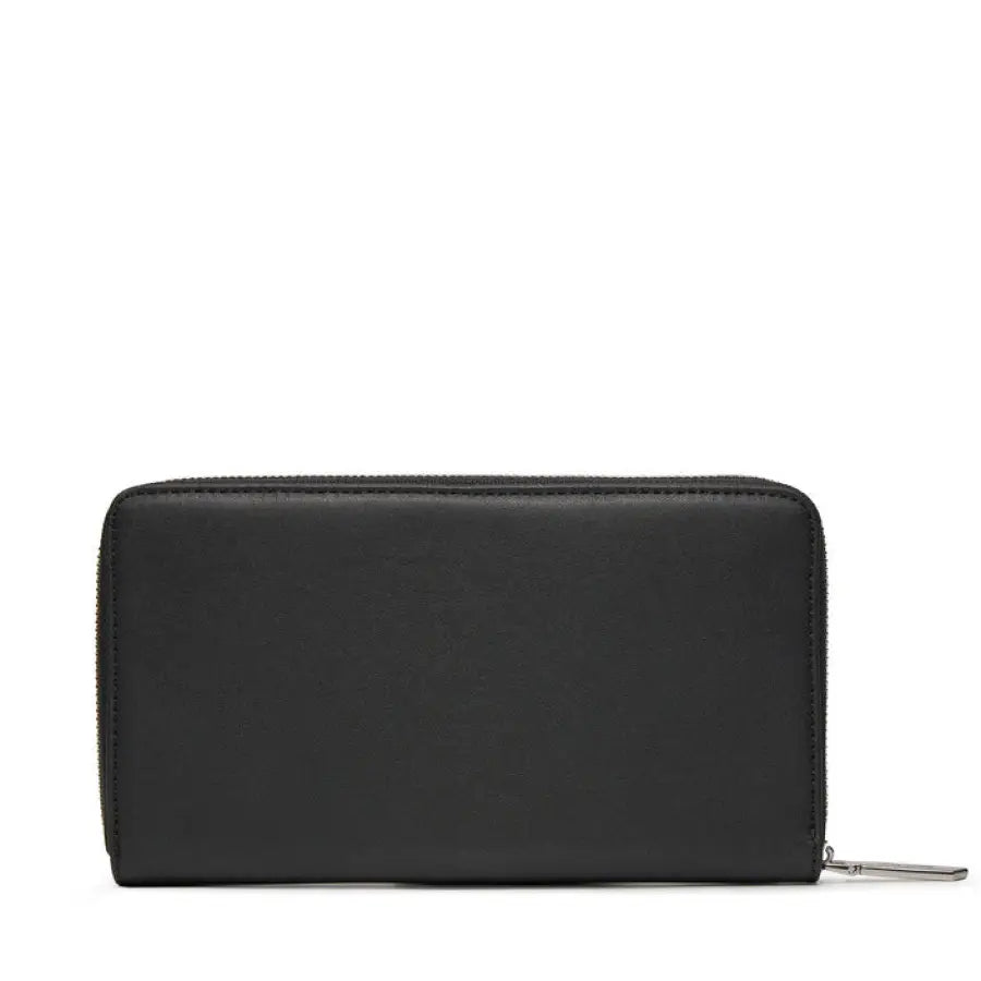 Calvin Klein women wallet - sleek ’The Row Zip’ design for urban city fashion