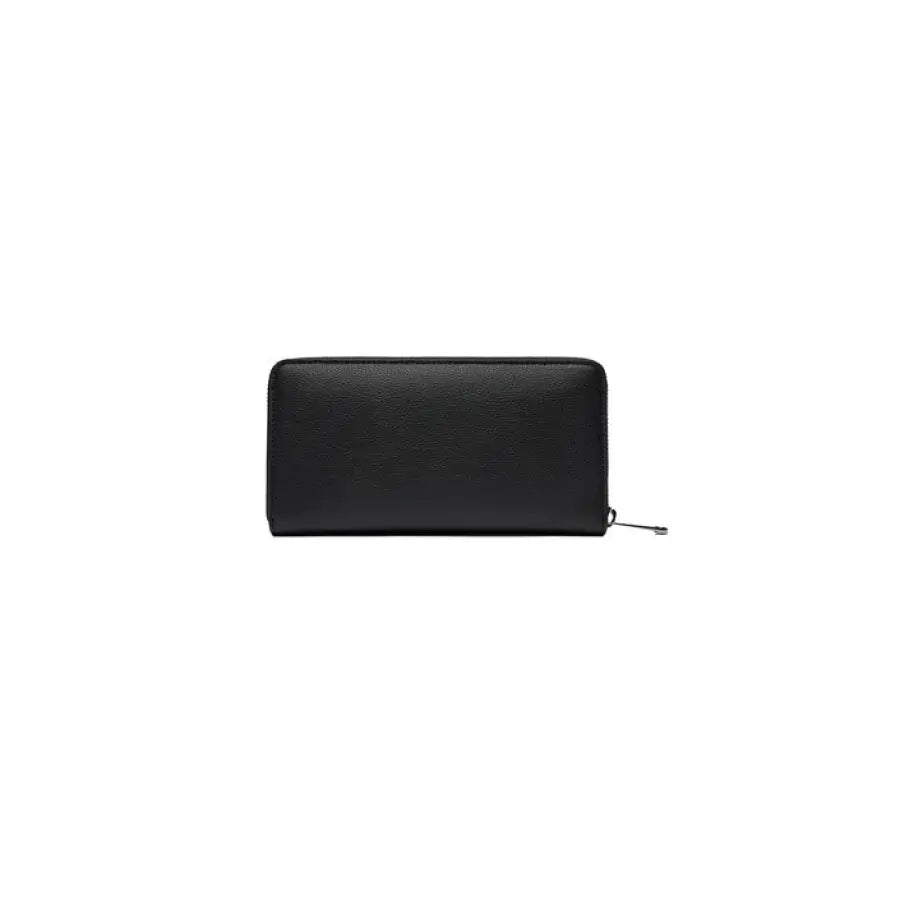 
                      
                        Tommy Hilfiger black row zip wallet showcasing urban style fashion
                      
                    