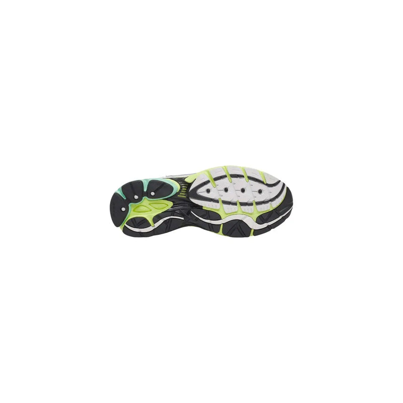 Black white and neon green textured rubber outsole of saucony women white synthetic sneakers progrid omni 9