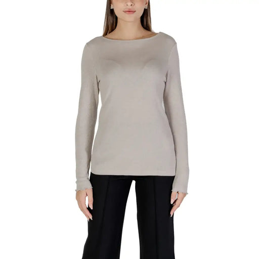Street One beige long round neck knit sweater for women with boat neckline and frayed cuffs in long sleeve design