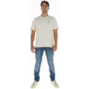 Superdry Jeanscreme-Baumwolle t-shirt für Herren mit kleinem, gesticktem Logo auf der linken Brust, Vorderansicht