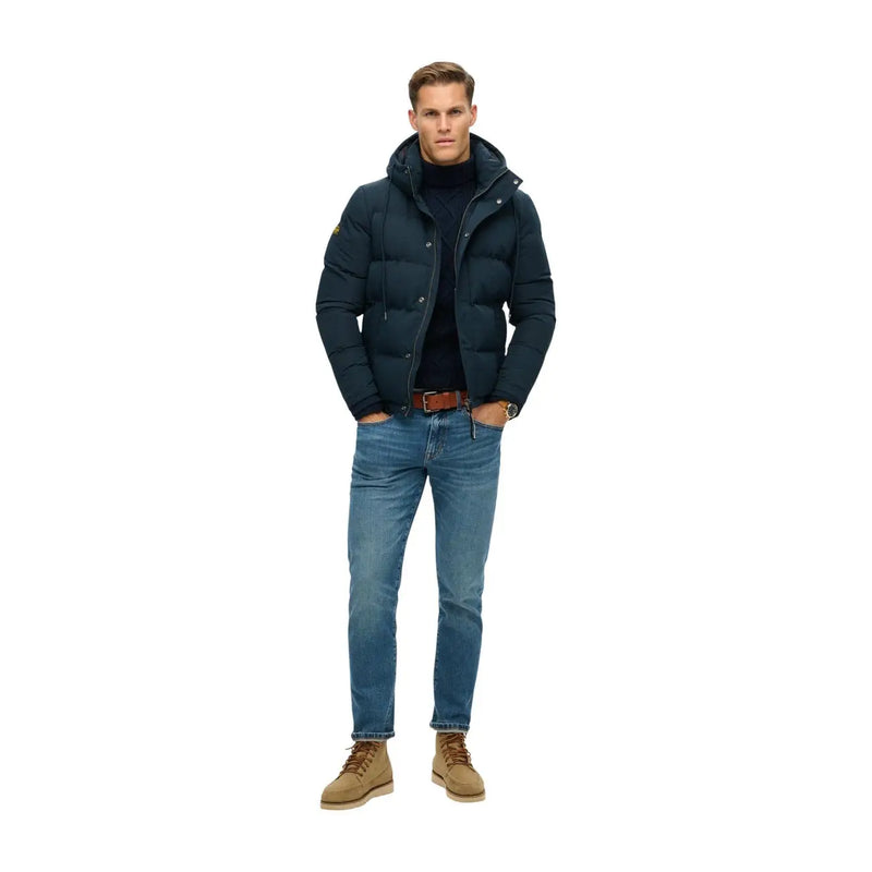 Superdry Outdoor Everest Steppjacke für Herren in Dunkelblau mit Kapuze und Steppdesign, Vorderansicht