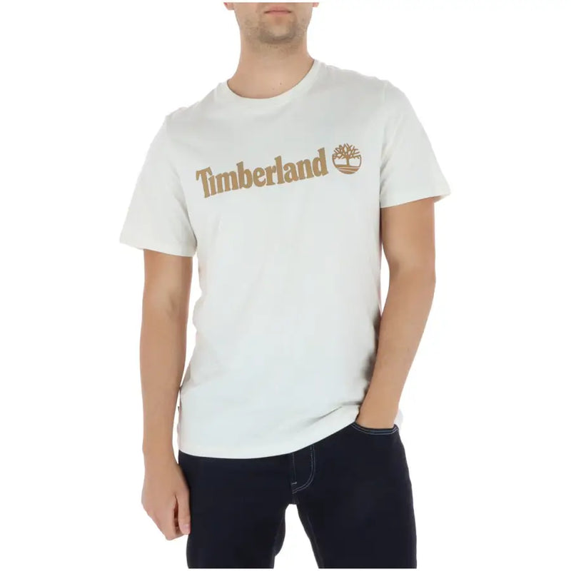Weiß Timberland Männer t-shirt mit einem goldfarbenen Logo und einem Baum-Emblem auf der Brust