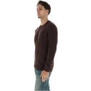 Timberland Herrenpullover in Dunkelbraun mit dezenter Strickstruktur und Rundhalsausschnitt, Vorderansicht