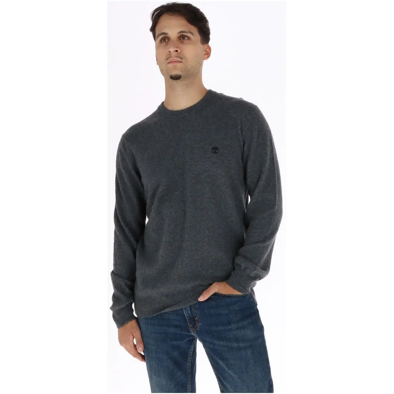 Timberland Herren-Wollpullover in Dunkelgrau mit kleinem schwarzen Logo auf der linken Brust, Vorderansicht