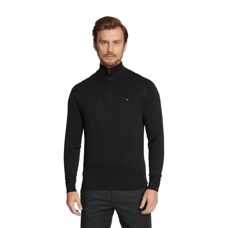 Tommy Hilfiger Schwarzer Kaschmirpullover mit halbem Reißverschluss für Herren mit dezentem Logo auf der Brust, Vorderansicht