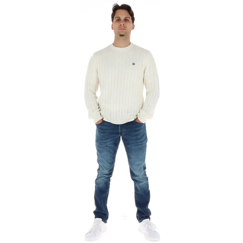 Tommy Hilfiger Jeans Zopfstrickpullover für Herren in Creme mit kleinem, gesticktem Logo auf der linken Brust, Vorderansicht