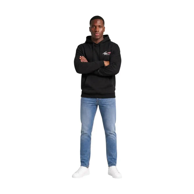 Schwarzer Tommy Hilfiger Jeans-Hoodie für Herren aus Bio-Baumwolle mit kleinem Logo auf der Brust, ein klassisches Freizeit-Basic