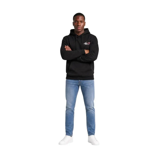 Schwarzer Tommy Hilfiger Jeans-Hoodie für Herren aus Bio-Baumwolle mit kleinem Logo auf der Brust, ein klassisches Freizeit-Basic